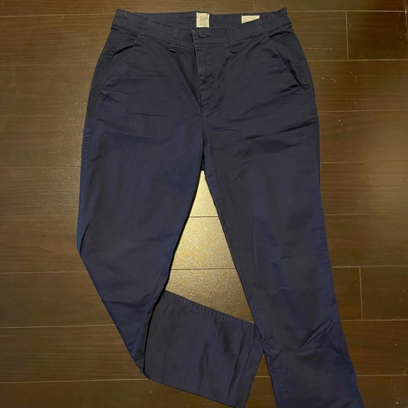 Gap Stretch Twill Girlfriend Khakis with Washwell (Navy, Size 2) - Picture 2 of 3